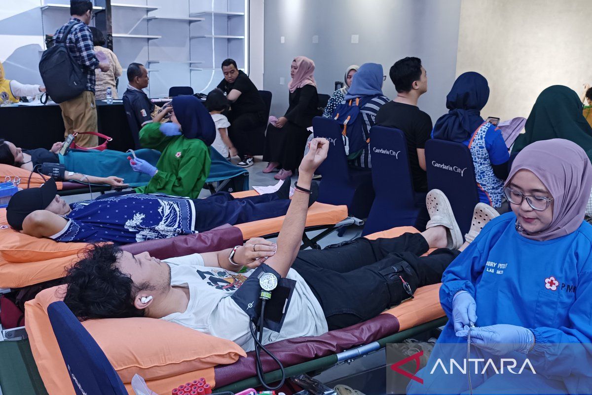 1.000 kantong darah terkumpul selama kegiatan baksos di sejumlah pusat perbelanjaan