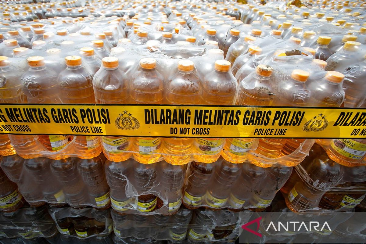 Pemerintah Indonesia akan meninjau aturan harga dan distribusi Minyakita