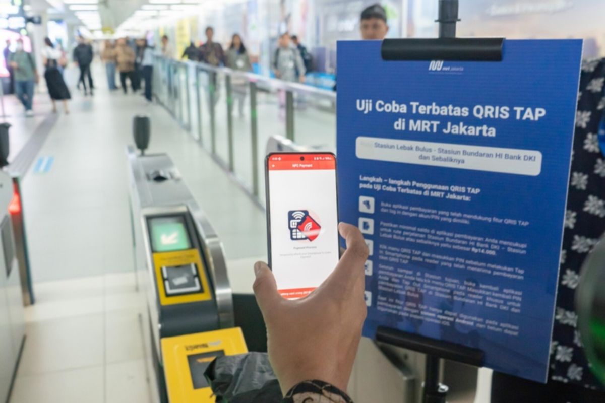 Sektor transportasi jadi contoh terapkan QRIS Tap NFC Bank DKI