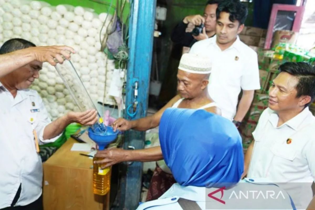 Mengenal Minyakita: murah, diburu dan bukan barang subsidi