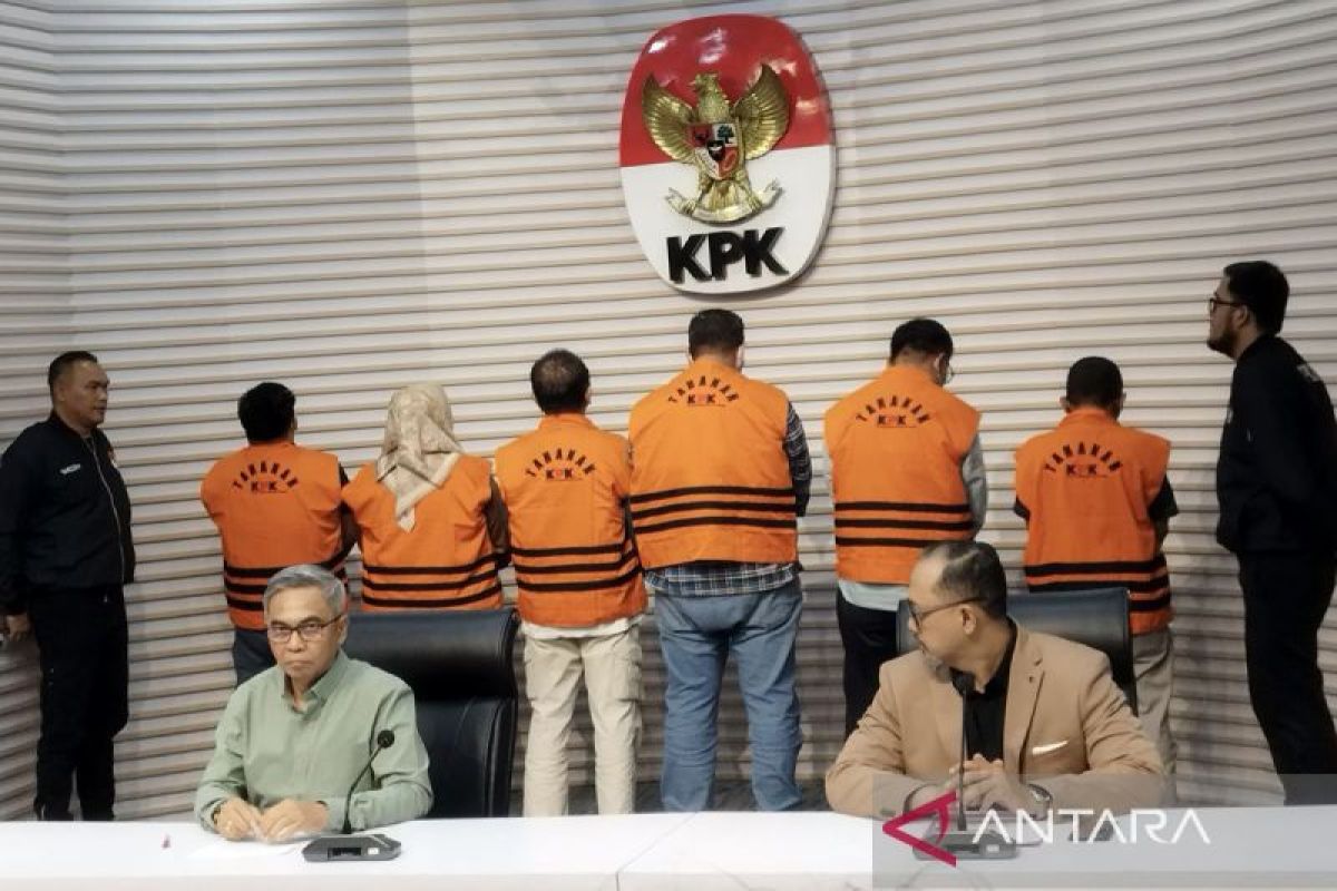 KPK tetapkan Kadis PUPR-Anggota DPRD OKU Sumsel tersangka suap proyek
