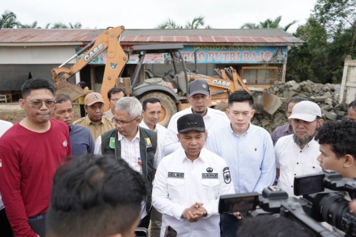 Pemprov Riau butuh Rp100 miliar perbaiki jalan rusak di Kecamatan Kelayang