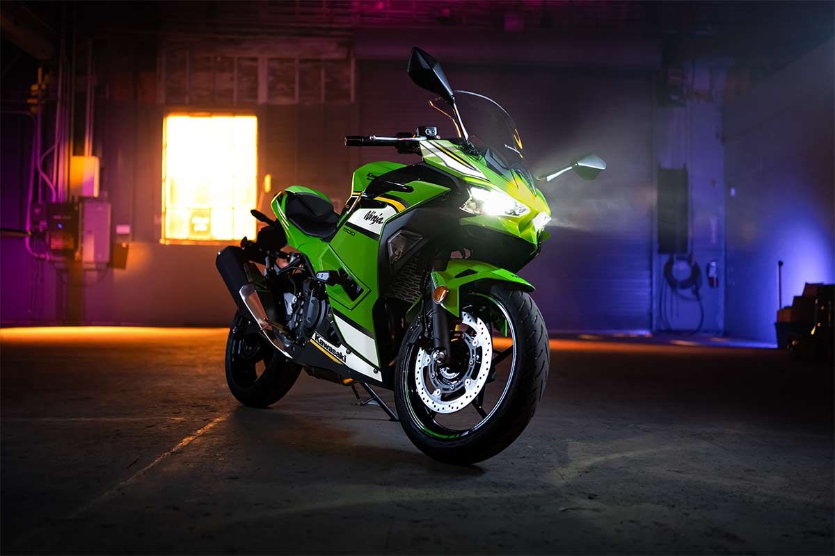 Kawasaki 500 dan 500 SE 2025 dibanderol dengan harga Rp100 juta lebih