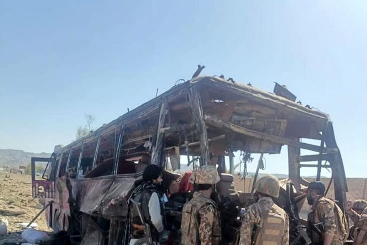 7 tewas dan 21 terluka dalam serangan ke pasukan keamanan di Pakistan