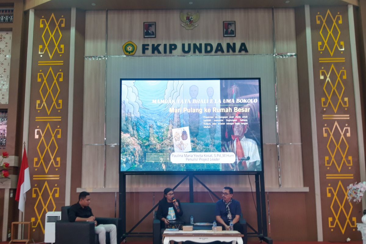 Dosen Undana luncurkan buku ensiklopedia dan film dokumenter Sumba