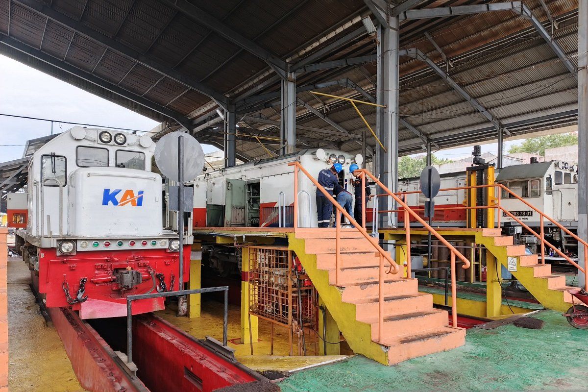 KAI Sumut siapkan 26 lokomotif pada angkutan  Lebaran 2025