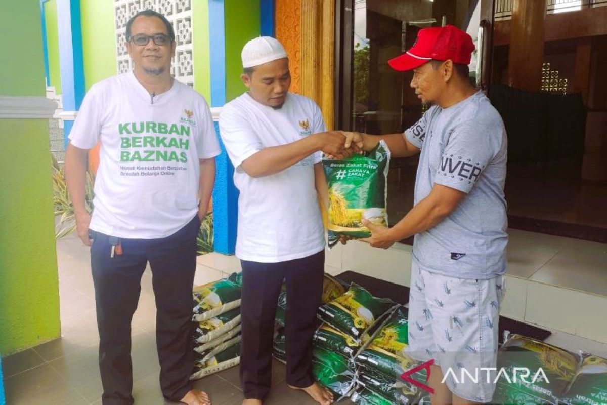 Baznas RI salurkan 5.200 sak beras zakat fitrah ke Papua Barat dan PBD