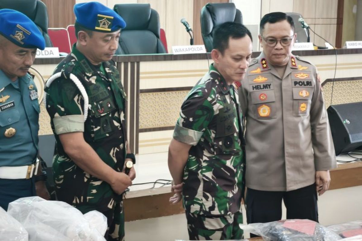 Dua oknum anggota TNI diduga terlibat penembakan tiga polisi masih berstatus saksi