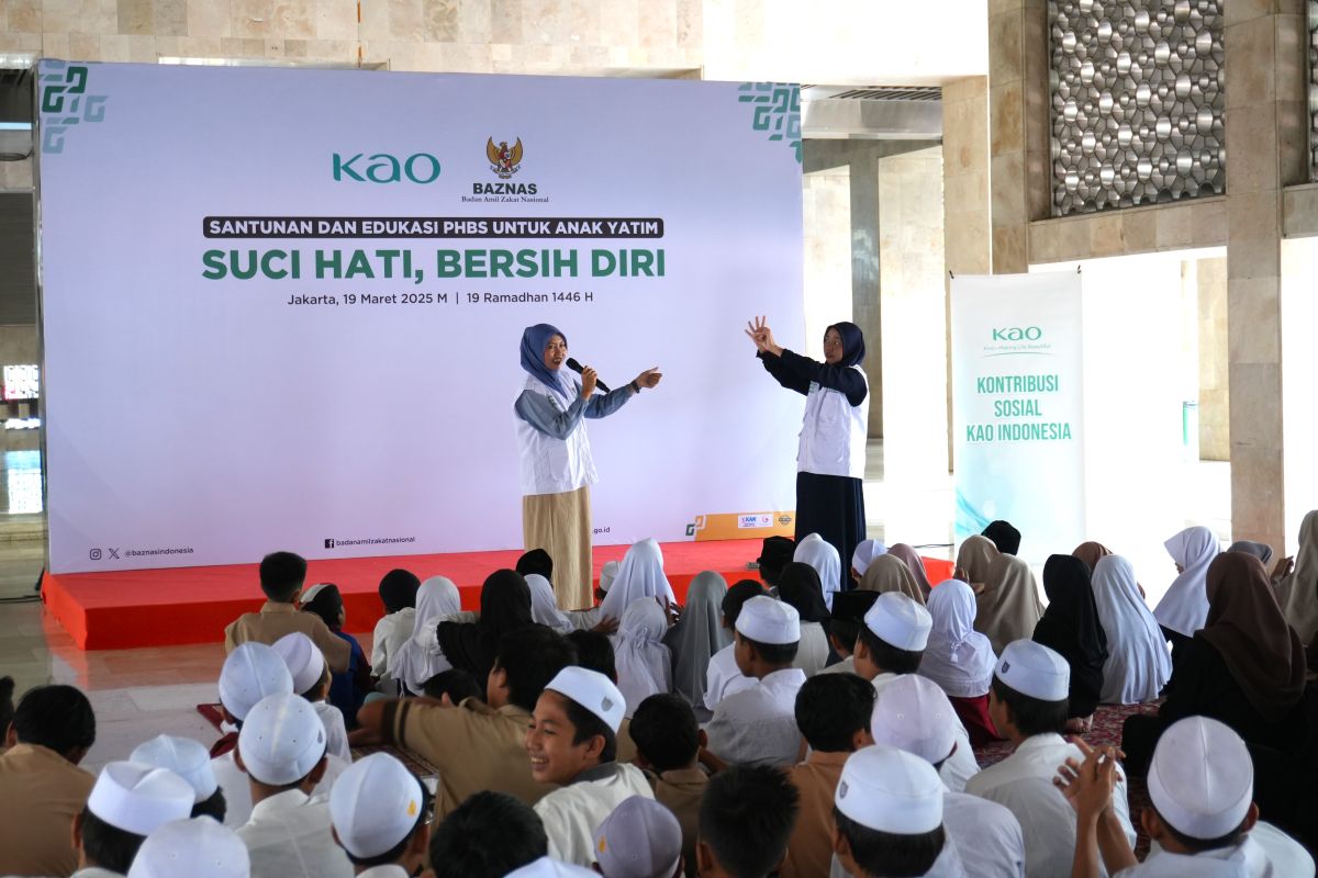 Kao Indonesia-BAZNAS bersih-bersih masjid saat Ramadhan