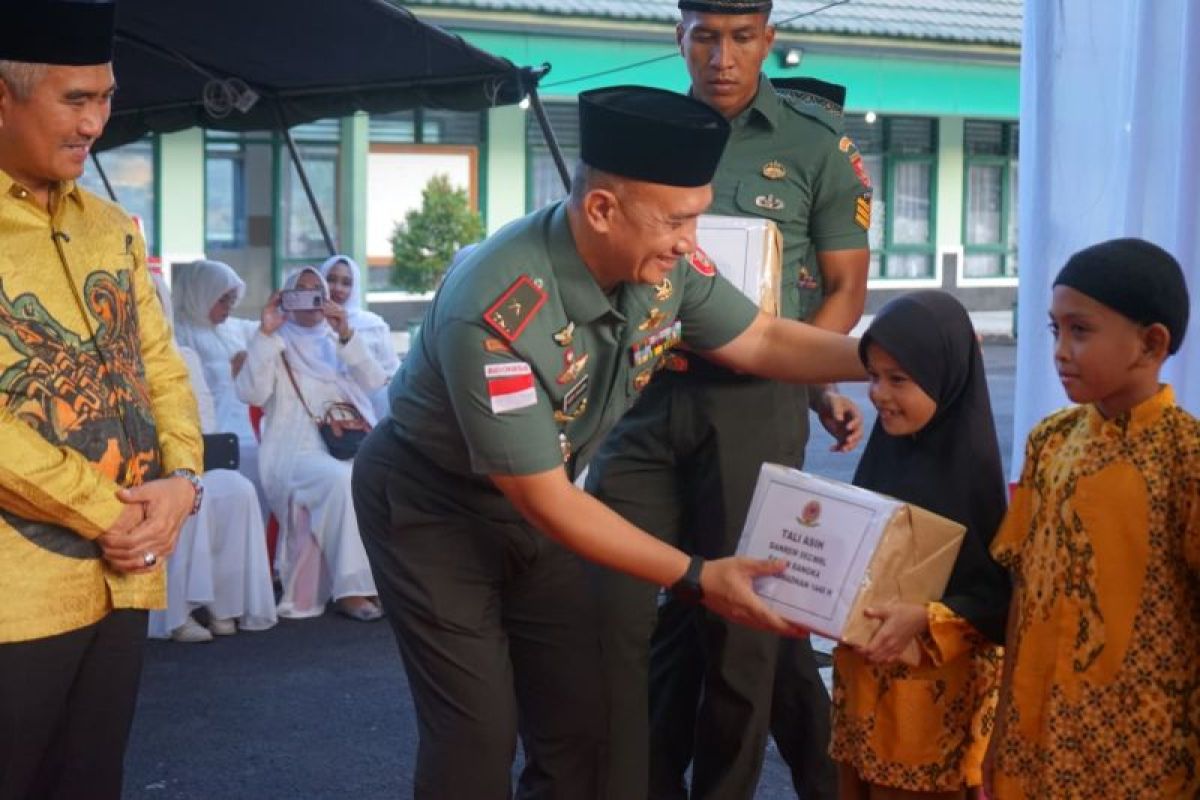 Danrem 092/Mrl Berbagi Kebersamaan Dengan Prajurit Dan Anak Yatim