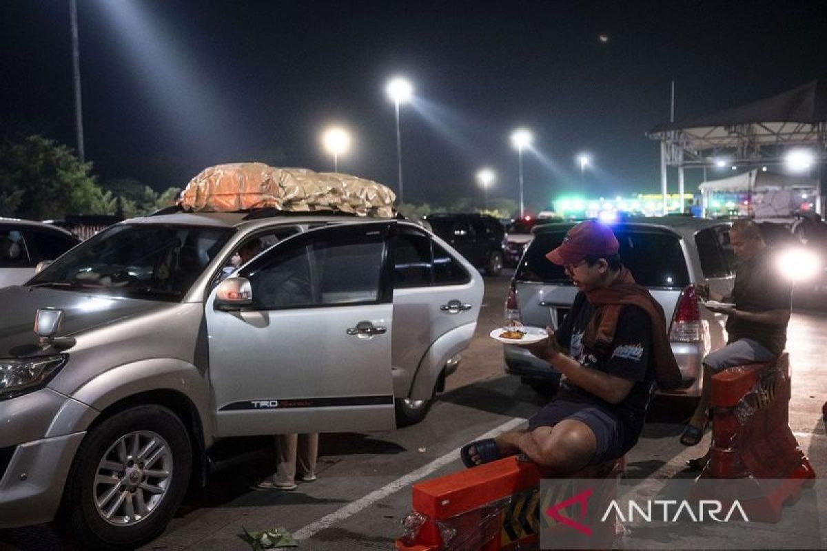 Kiat siapkan bekal makanan sehat untuk perjalanan mudik