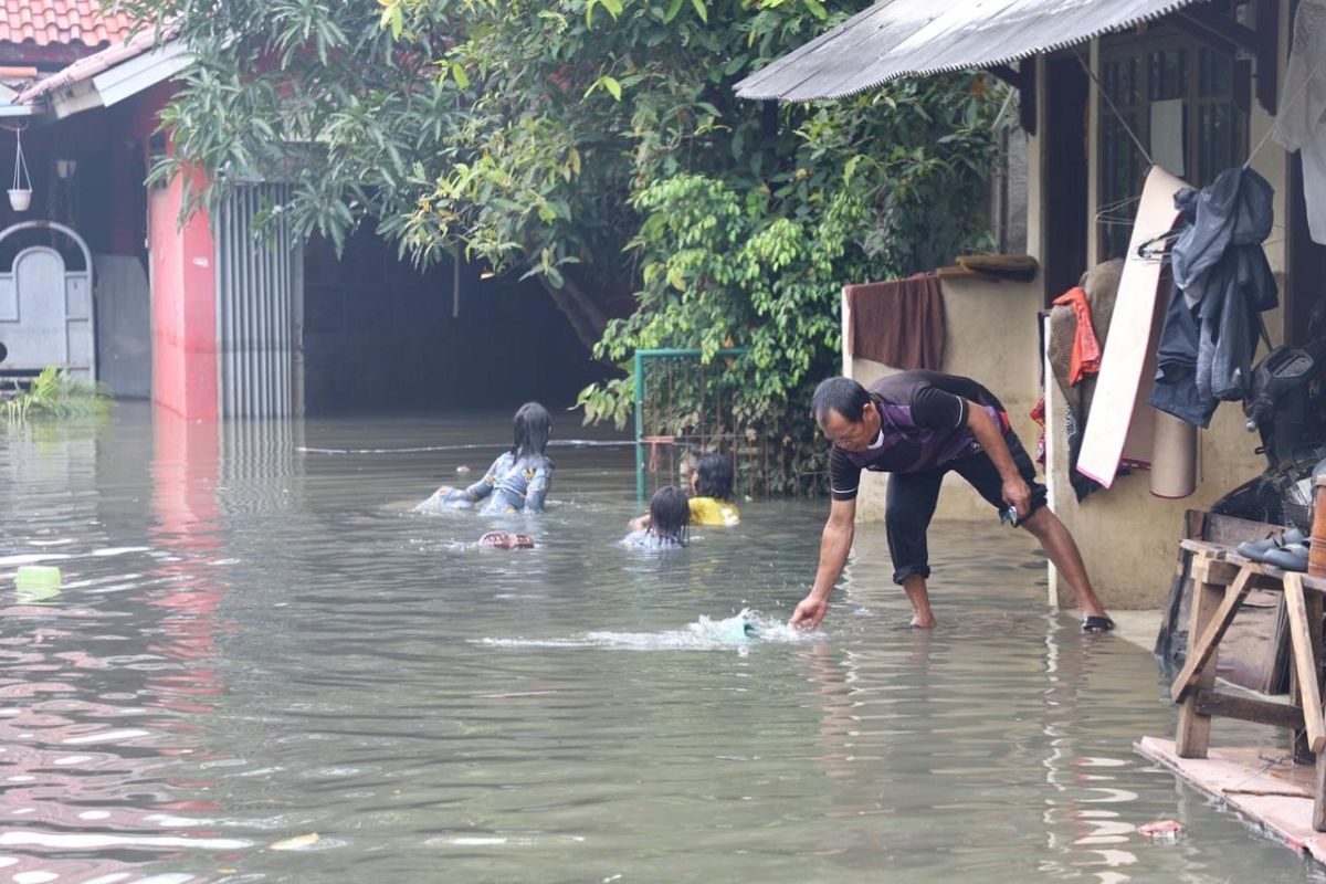 Banjir di Cipondoh Tangerang berangsur-angsur surut