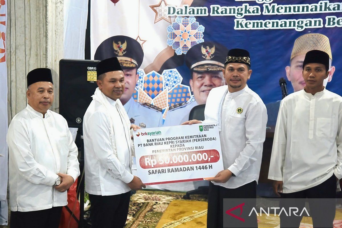 Safari Ramadan di Kota Pekanbaru, BRK Syariah salurkan program CSR untuk Masjid Jamiatushalihin (JMS)