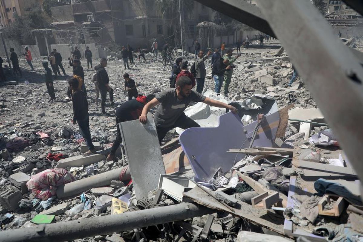 Saat melayat, 16 warga Palestina tewas akibat serangan Israel di Gaza