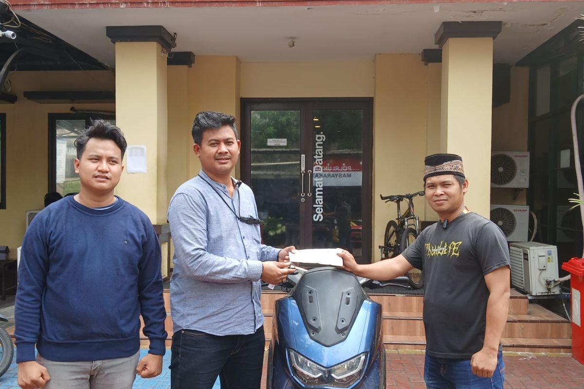 Polisi serahkan belasan motor curian kepada pemiliknya
