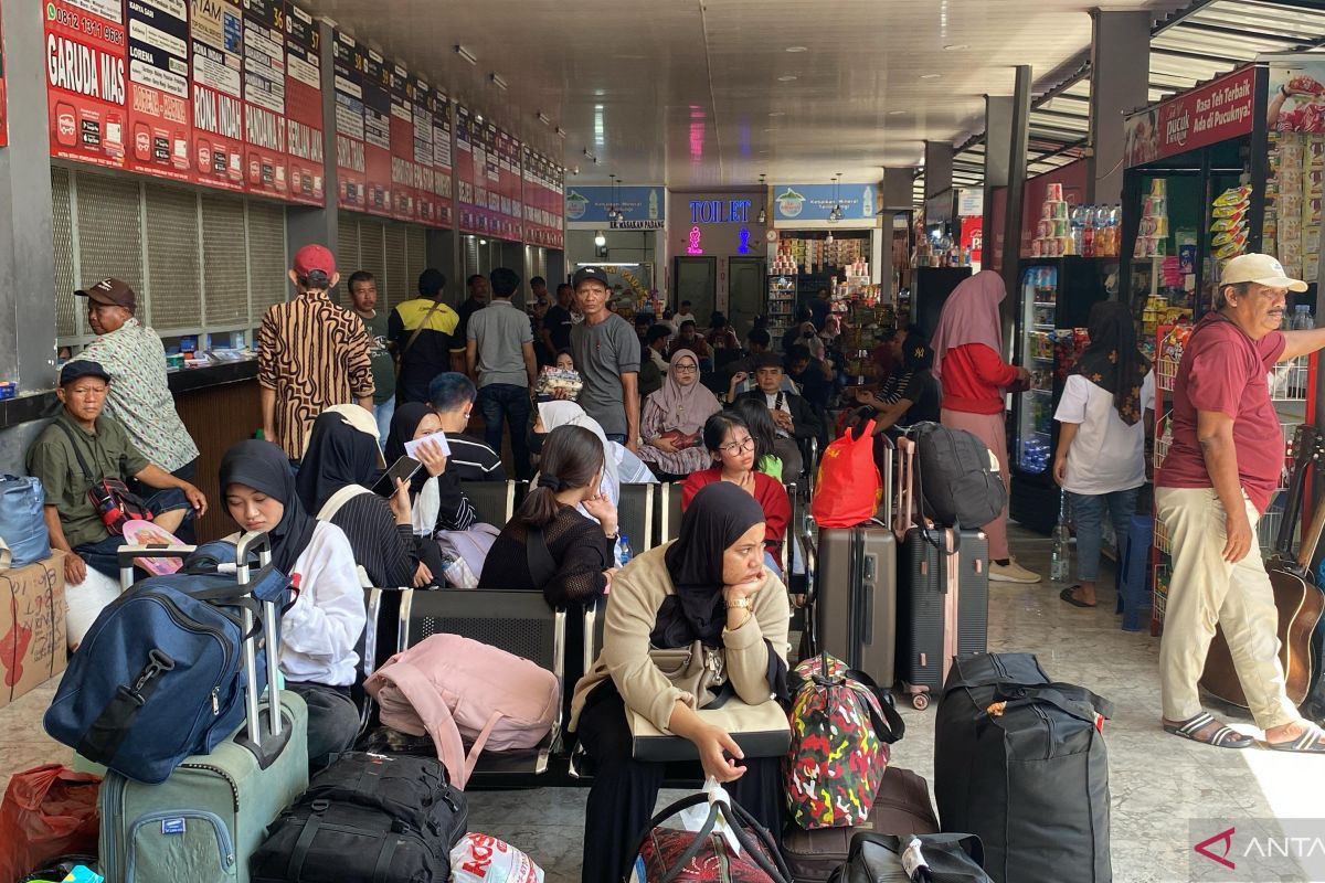 Peningkatan jumlah penumpang mulai terlihat di Terminal Kalideres