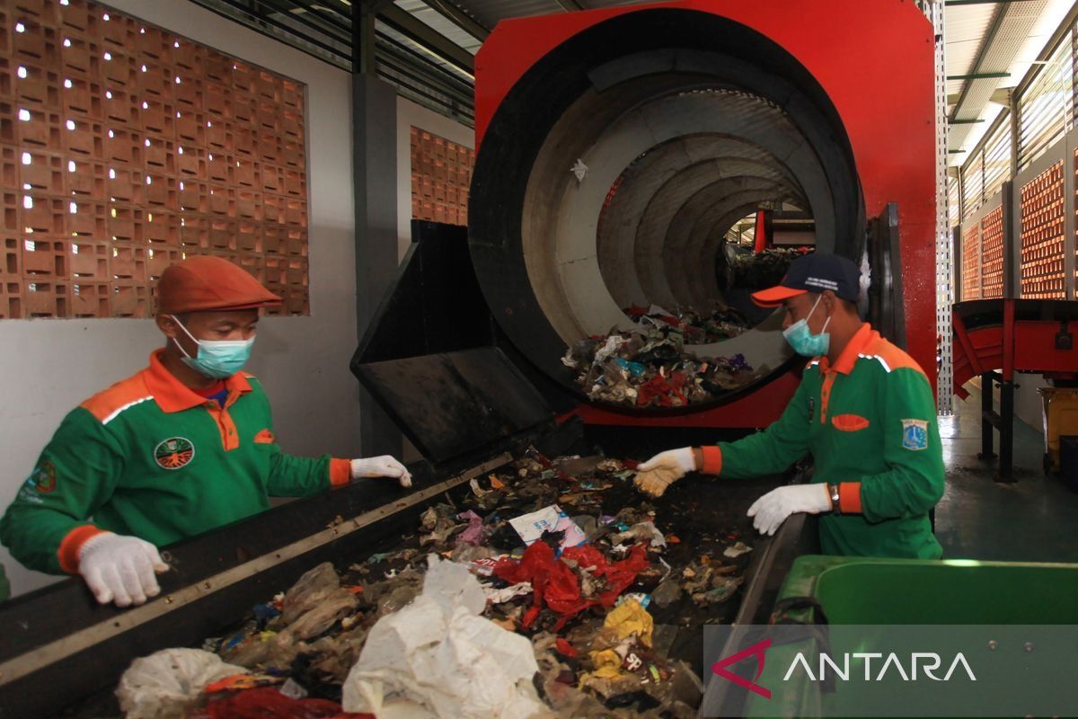 Pengertian daur ulang sampah dan ragam manfaatnya