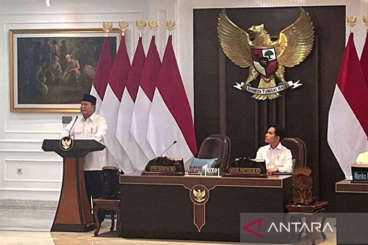 Politik, Arahan Presiden Prabowo Subianto di sidang kabinet hingga Jokowi-Puan bertemu