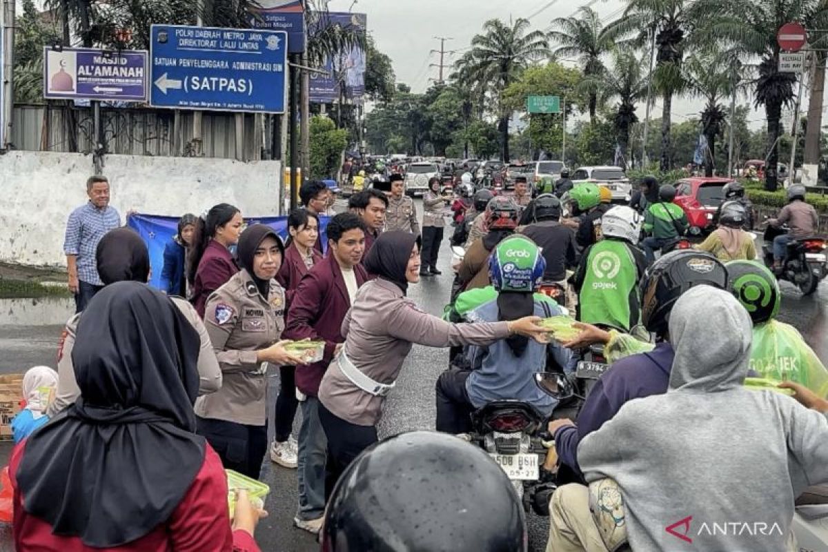 15 rekomendasi menu takjil buka puasa yang manis dan menyegarkan