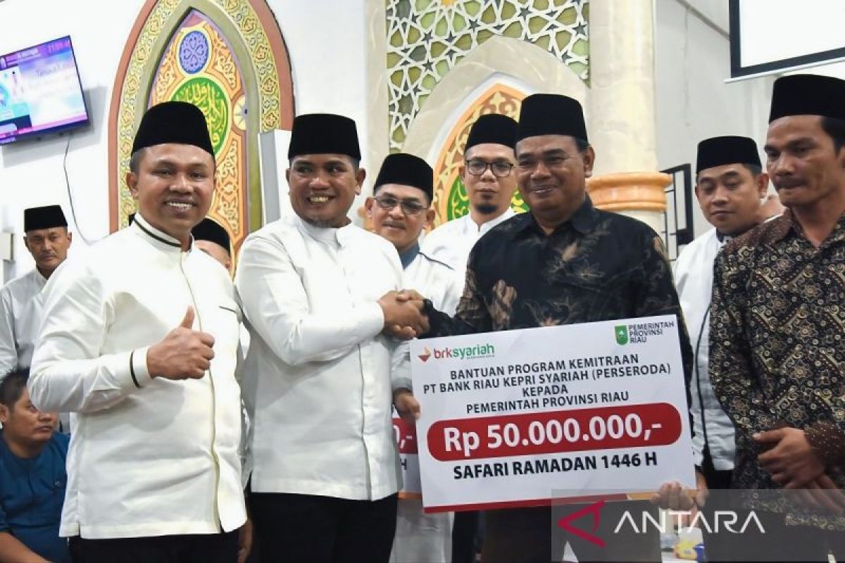 Perkuat kepedulian sosial, BRK Syariah salurkan bantuan CSR untuk 3 Masjid di Pelalawan