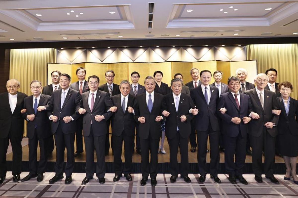 Tingkatkan hubungan, Wang Yi temui kelompok persahabatan Jepang-China