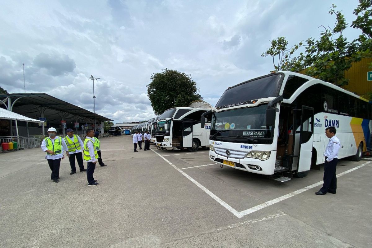 Mudik Ramadan Aman, H-7 Lebaran Penjualan Tiket Perjalanan DAMRI Tembus 62 Ribu