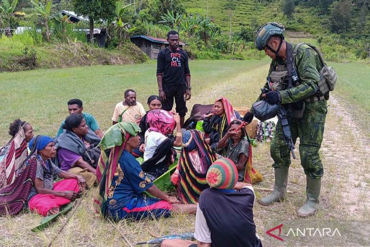 Minister Pigai contacts NTT, Highland Papua after insurgent attack