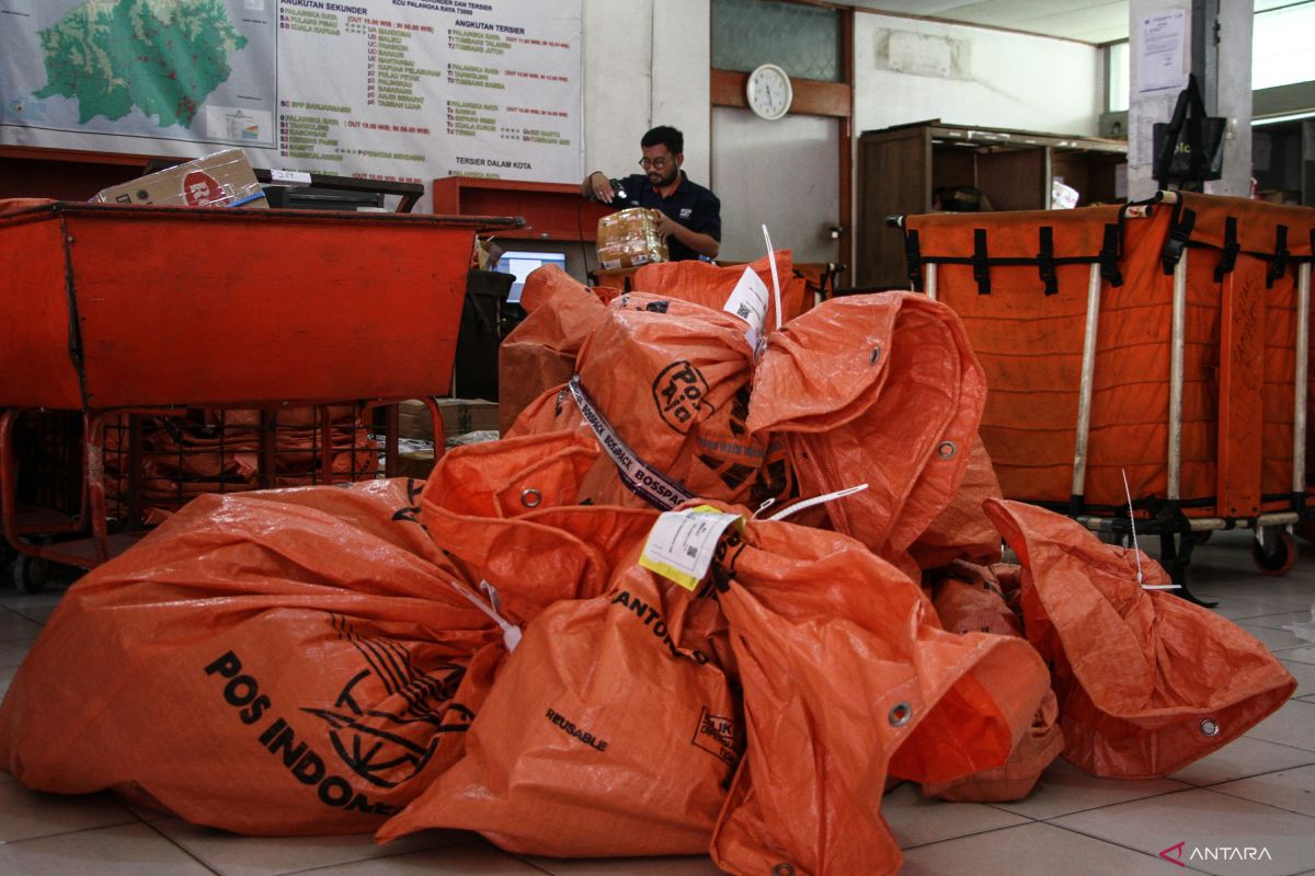 Peluang kerja di logistik: Dari kurir hingga manajer berikut gajinya