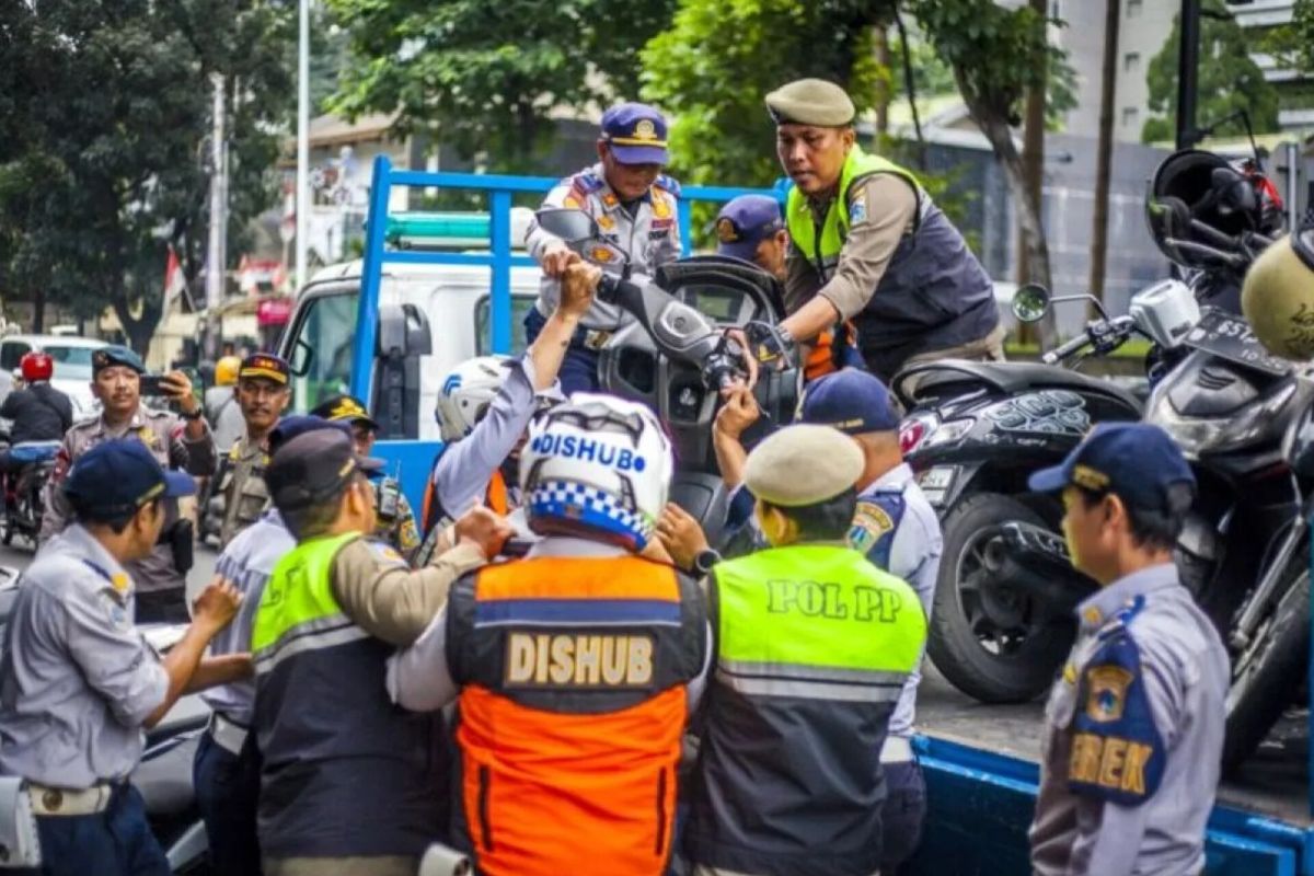 Sudinhub Jaksel tindak 1.896 kendaraan yang langgar lalu lintas