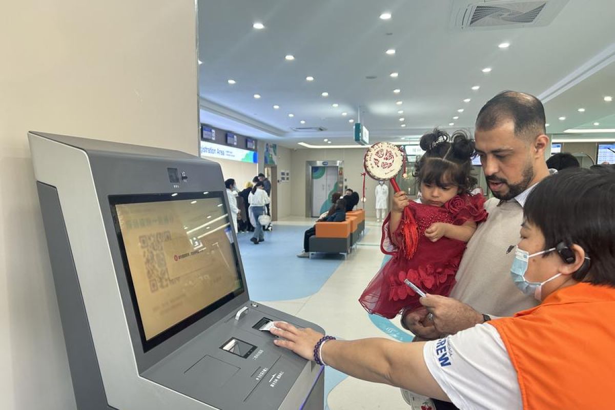 China terbitkan sertifikat vaksinasi digital pertama bagi WNA