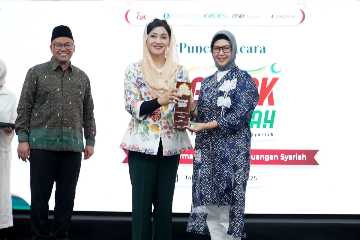 BSI peroleh tiga penghargaan di ajang Puncak GERAK Syariah Award
