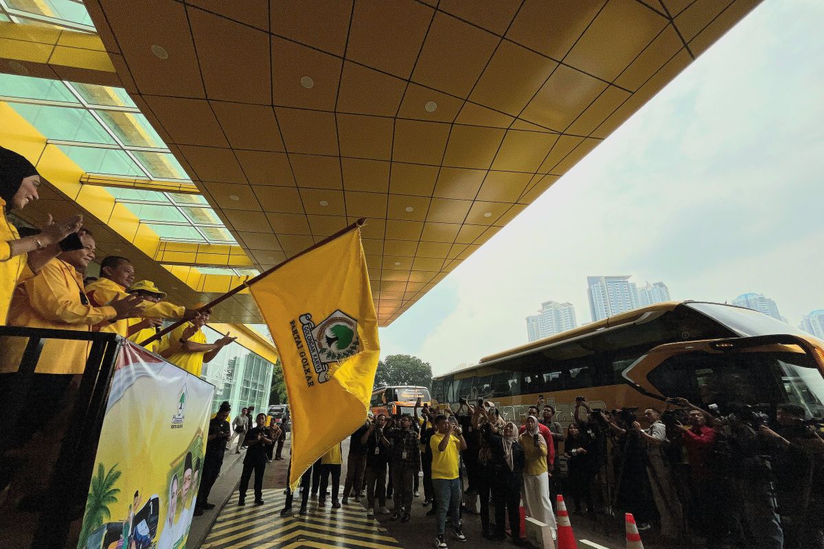 Bahlil lepas 20 bus mudik gratis Golkar ke sejumlah daerah di Jawa