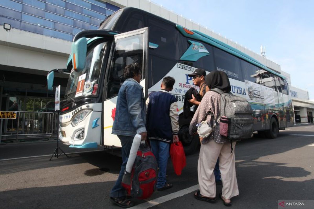 Pelindo grup sediakan 500 kursi bus gratis layani tiga rute di Jatim