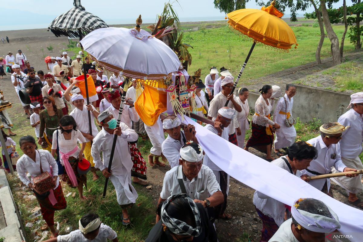 Makna dan tujuan upacara Melasti bagi umat Hindu di Bali