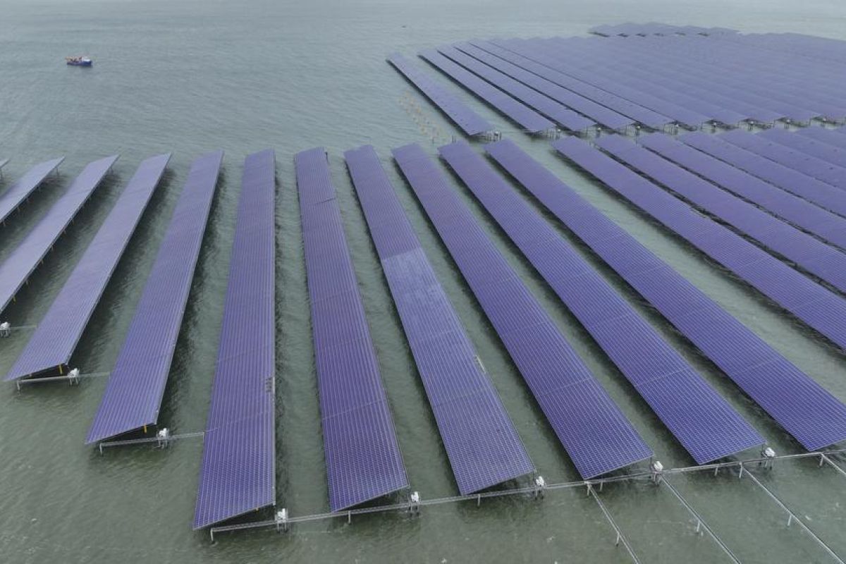 Kapasitas pembangkit listrik nonfosil di China tembus 2 miliar kW