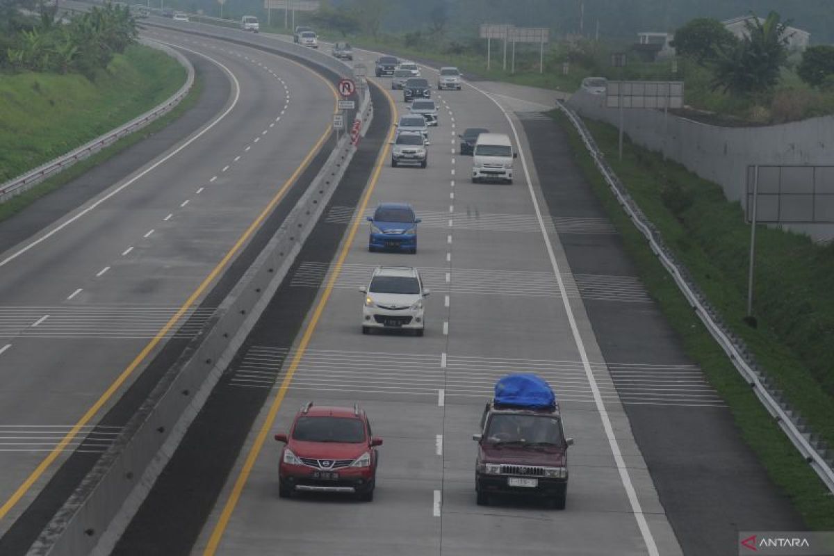 Tips mudik Lebaran aman naik mobil listrik