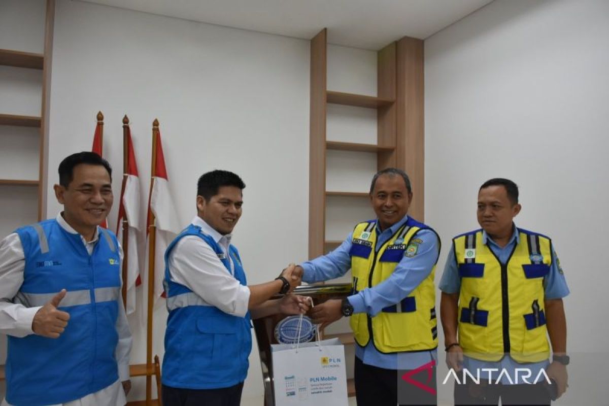 PLN Banten dukung geliat ekonomi, nyalakan 23 pelanggan potensial