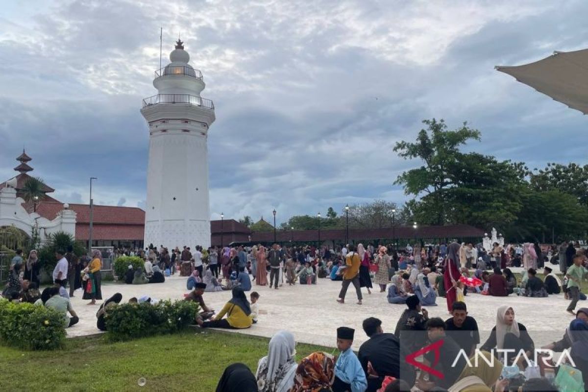 Libur Lebaran, ribuan wisatawan kunjungi destinasi Banten Lama