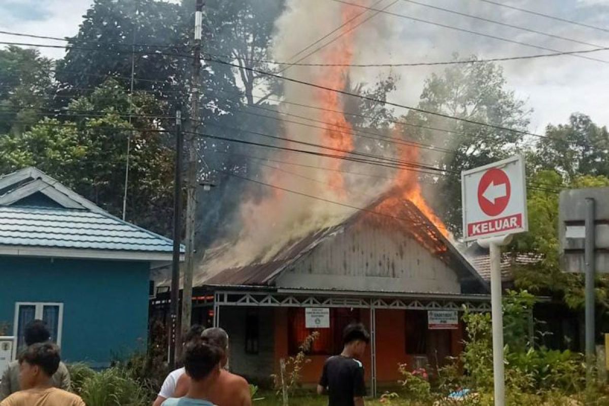 Kerugian kebakaran Gedung Sekretariat PGRI di HST capai puluhan juta