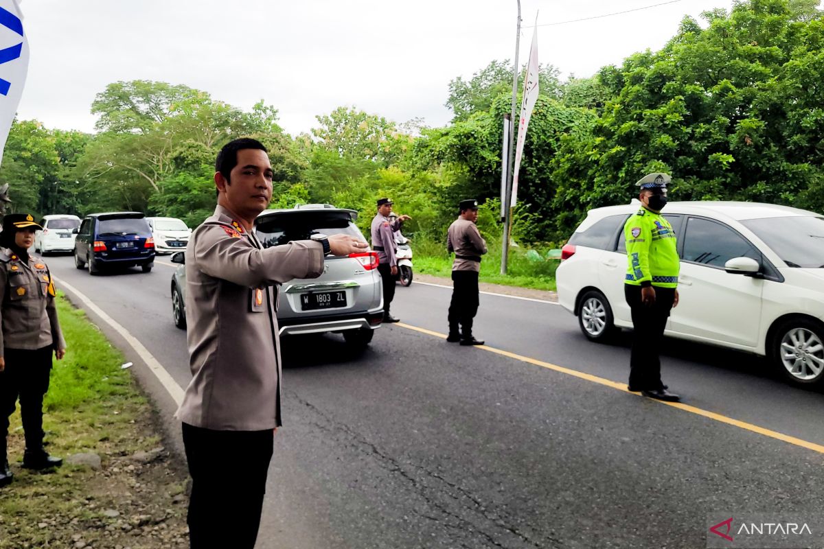 Volume kendaraan jalur pantura Situbondo meningkat 40 persen
