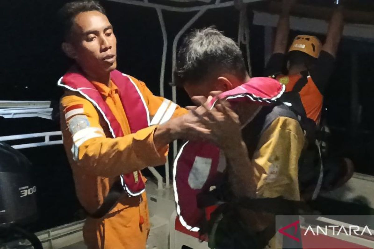 Basarnas Babel evakuasi kapal pemancing mati mesin di Perairan Koala