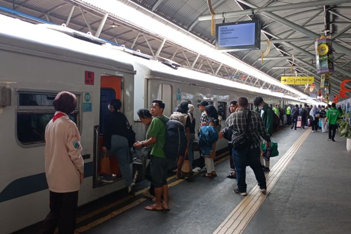 Daop 8 catat kenaikan jumlah kedatangan penumpang saat arus balik Lebaran