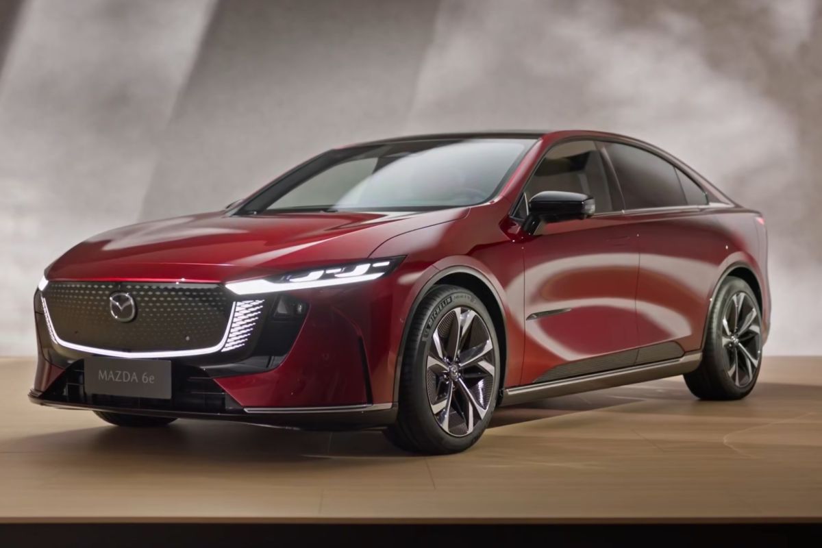 Mazda 6e untuk pasar luar negeri resmi meluncur