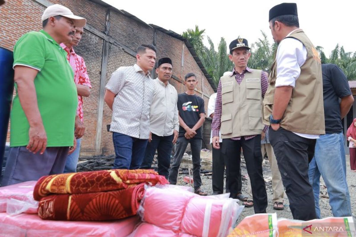 Pemkab Aceh Barat salurkan bantuan korban tanah longsor