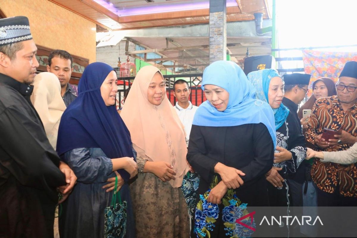 Gubernur Khofifah takziah ke rumah korban tanah longsor Pacet-Cangar