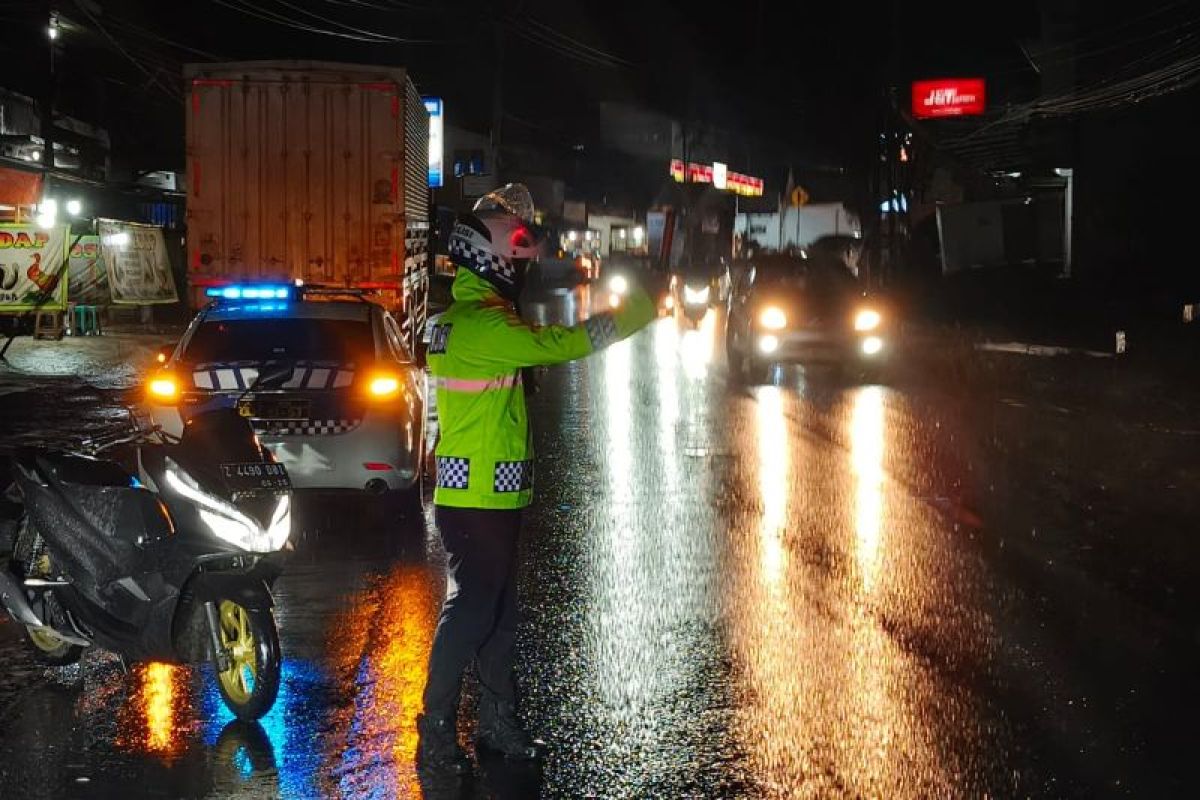 Arus Balik 2025 - Polisi urai kepadatan arus lalin di Gentong sampai dini hari