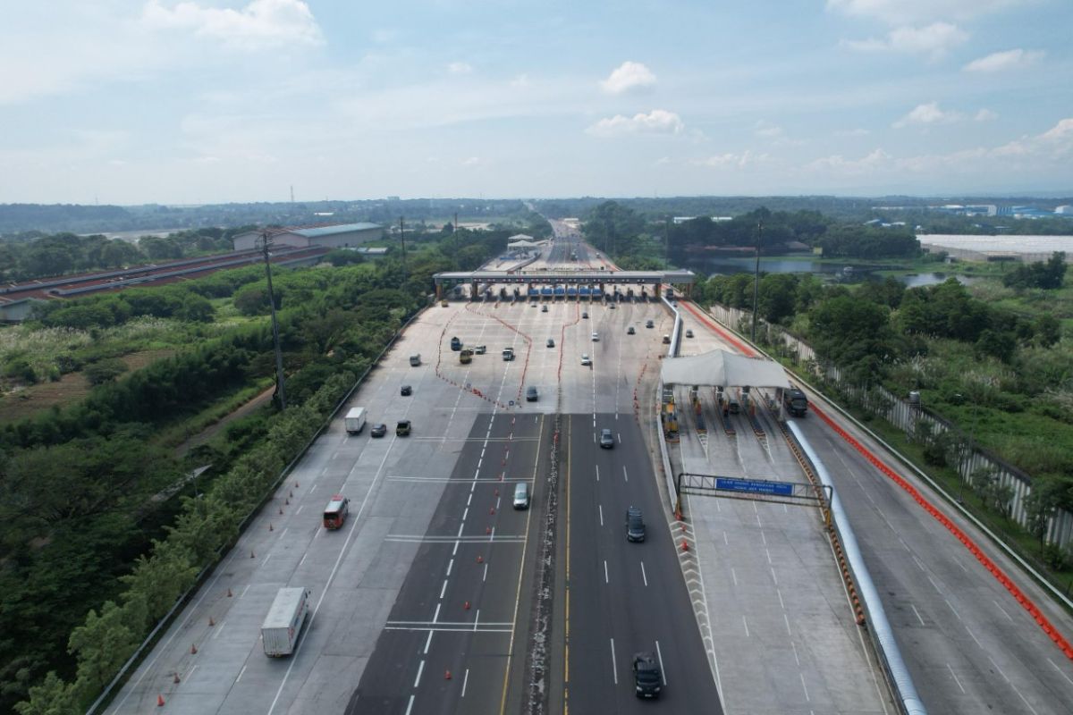 Oneway nasional dan contraflow masih diterapkan di Tol Trans Jawa