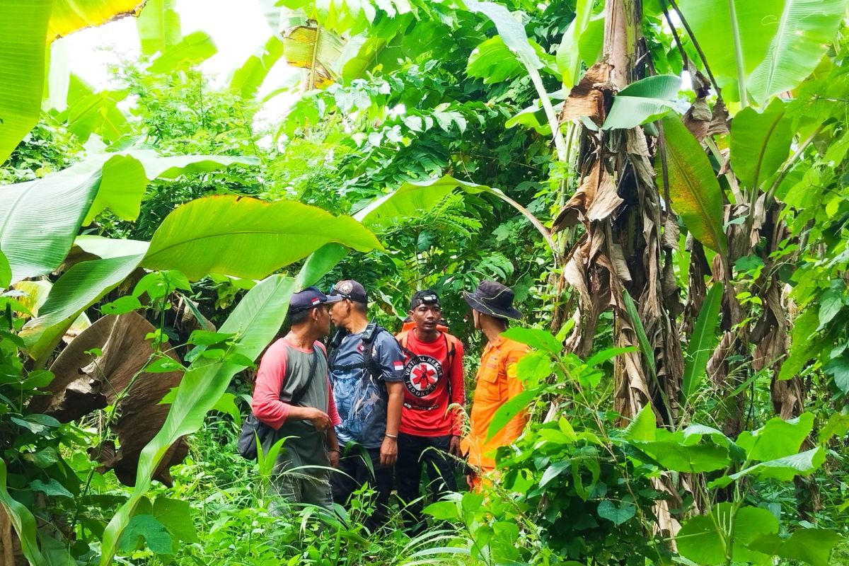 Tim SAR hentikan pencarian lansia hilang di hutan Pabuaran