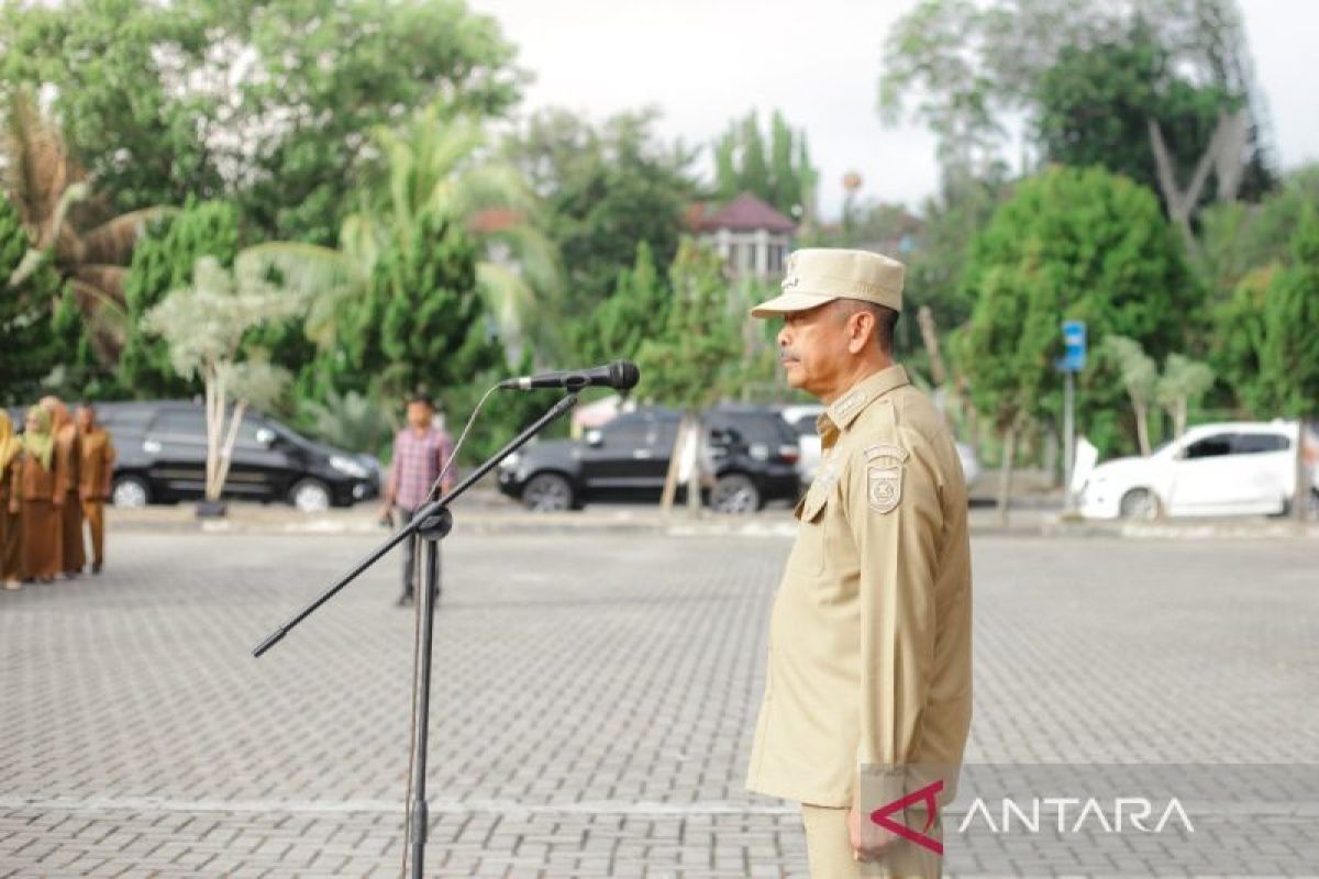 Apel perdana pasca lebaran, Bupati Saipullah tekankan pentingnya disiplin waktu