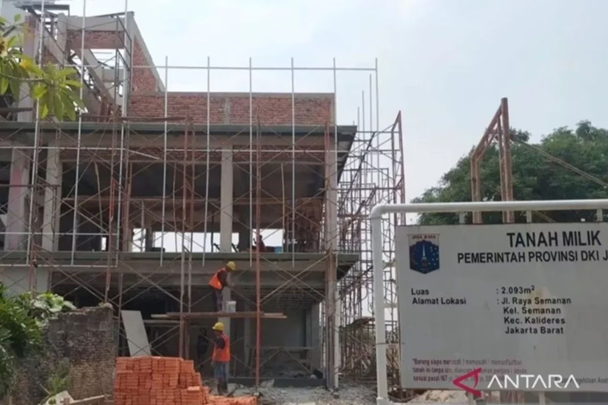 Jakbar revitalisasi kantor kecamatan dan kelurahan tingkat layanan